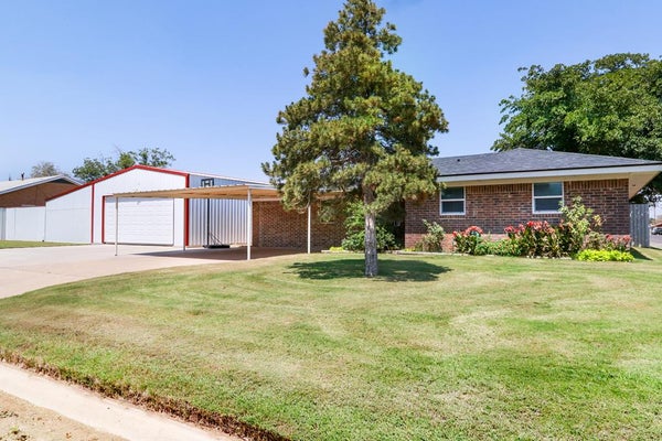 500 GRAY, STANTON, TX 79782 - Image eff51966f2bc5345452fcbf1dc9cf0e6/3292921004