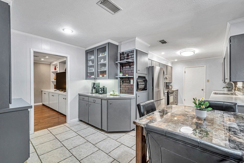 2512 Sinclair Ave, Midland, Texas image 25