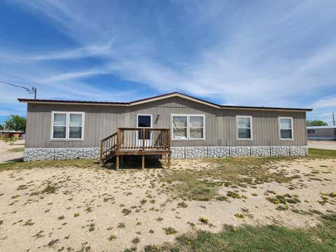 Mobile Home For Sale - 305 S Main Avenue<br/> Big Lake, TX 76932