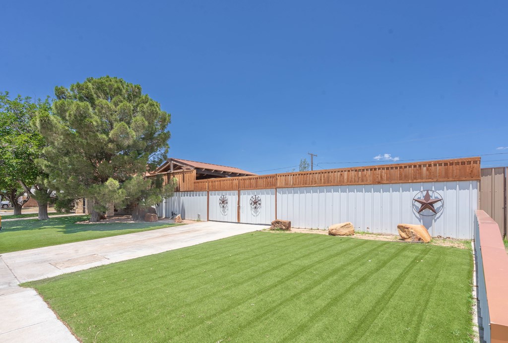 4908 Anetta Dr, Midland, Texas image 4