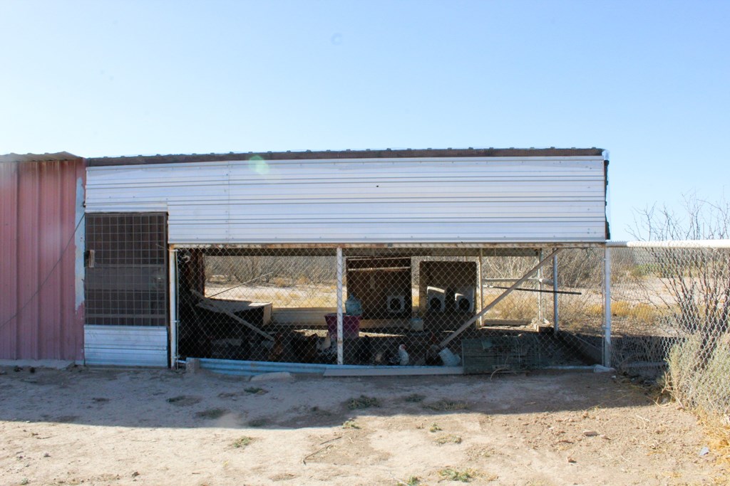 4795 N Gonzalez Rd, Fort Stockton, Texas image 40