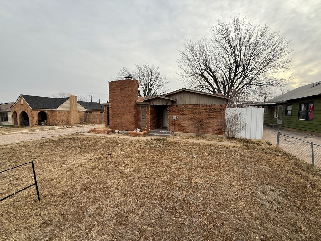 1407 Runnels St, Big Spring, Texas image 2
