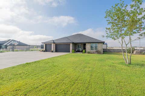 Homes For Sale - 13800 E County Rd 107<br/> Midland, TX 79706