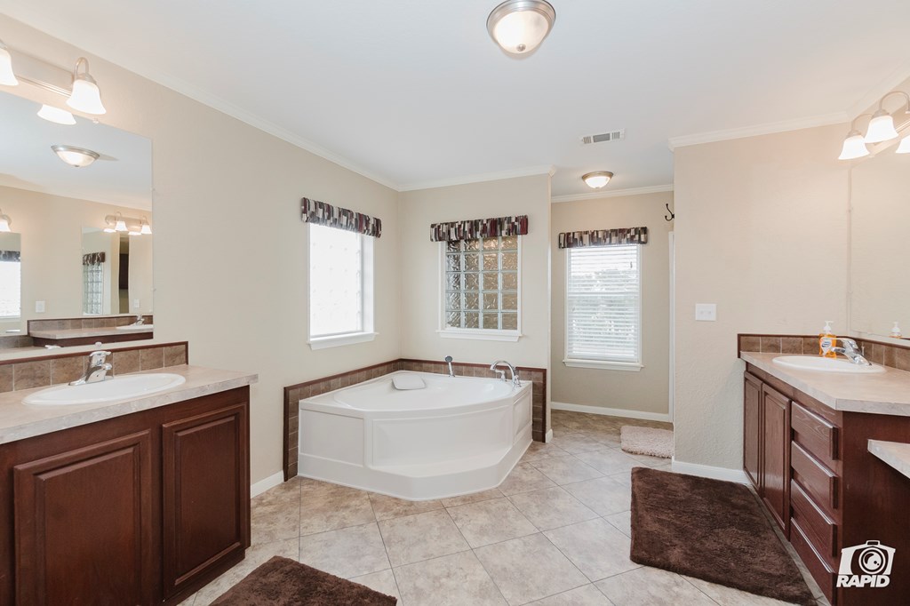 2610 W County Rd 140, Midland, Texas image 16