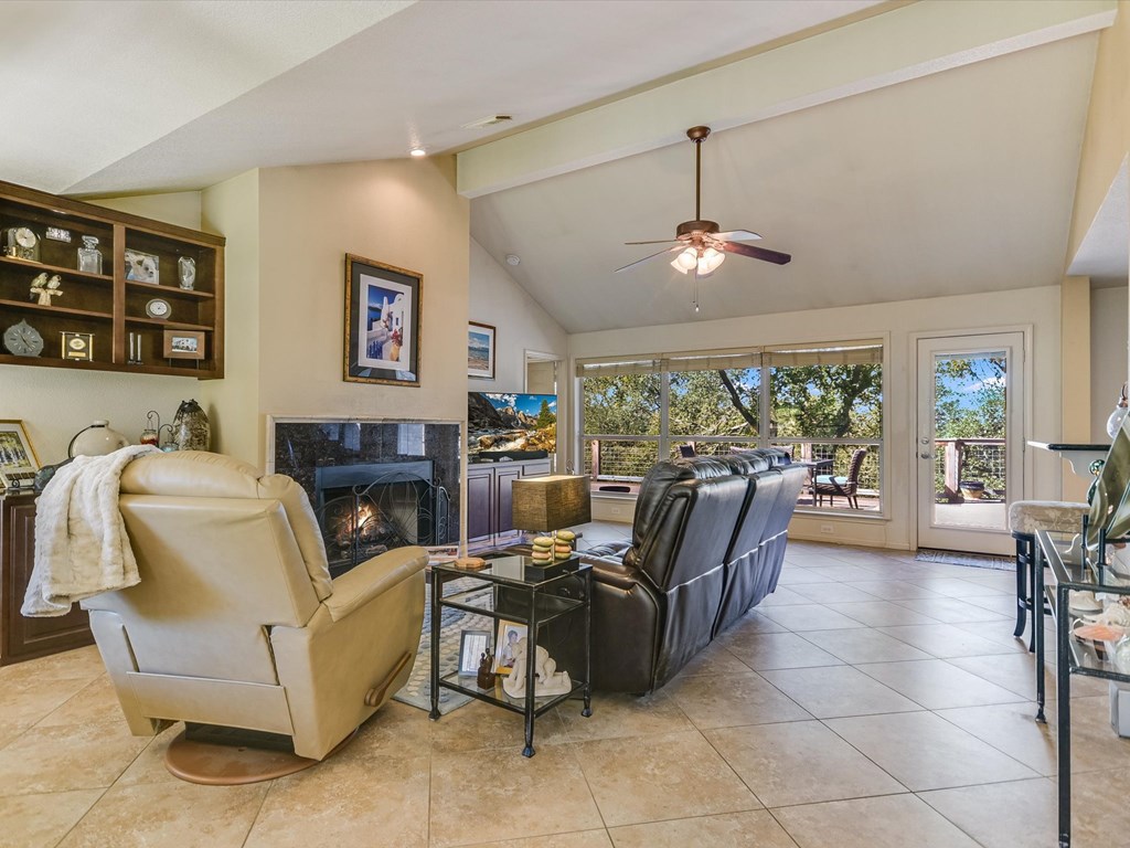3304 Blue Lake Dr, Horseshoe Bay, Texas image 9