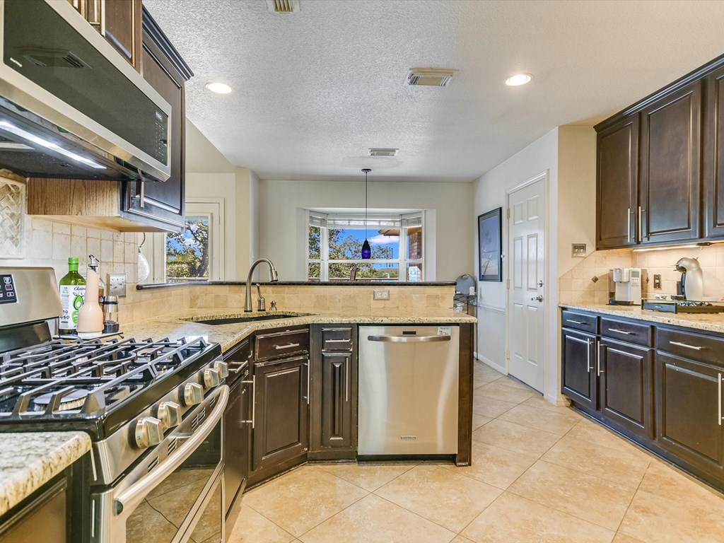 3304 Blue Lake Dr, Horseshoe Bay, Texas image 12