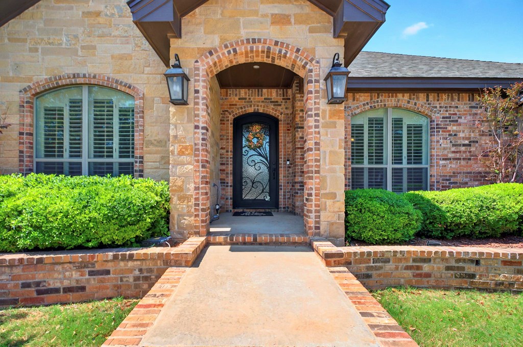 6711 Mosswood Dr, Midland, Texas image 2