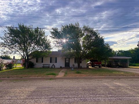 Apartment For Sale - 501 S Lightfoot St<br/> Mitchell County, Loraine, TX 79532