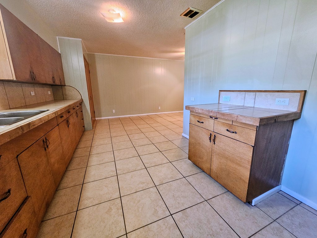 113 E 11th St, Colorado City, Texas image 17