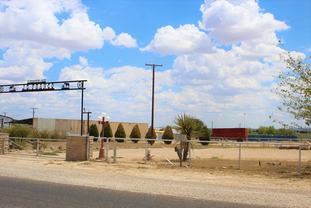 1851 W Gonzalez Loop, Fort Stockton, Texas image 7
