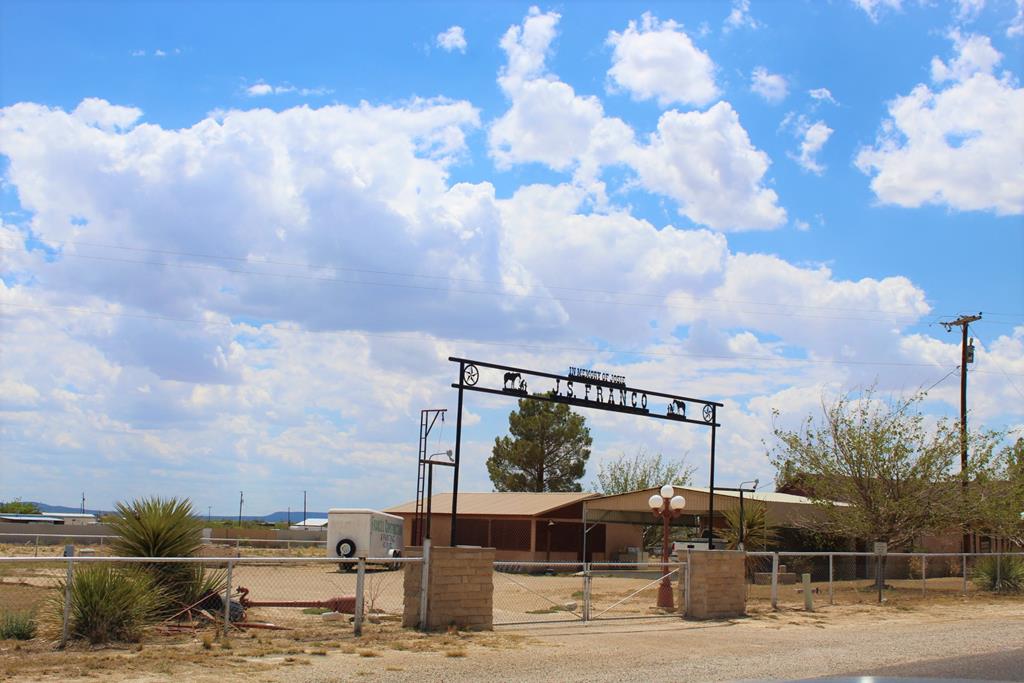 1851 W Gonzalez Loop, Fort Stockton, Texas image 1