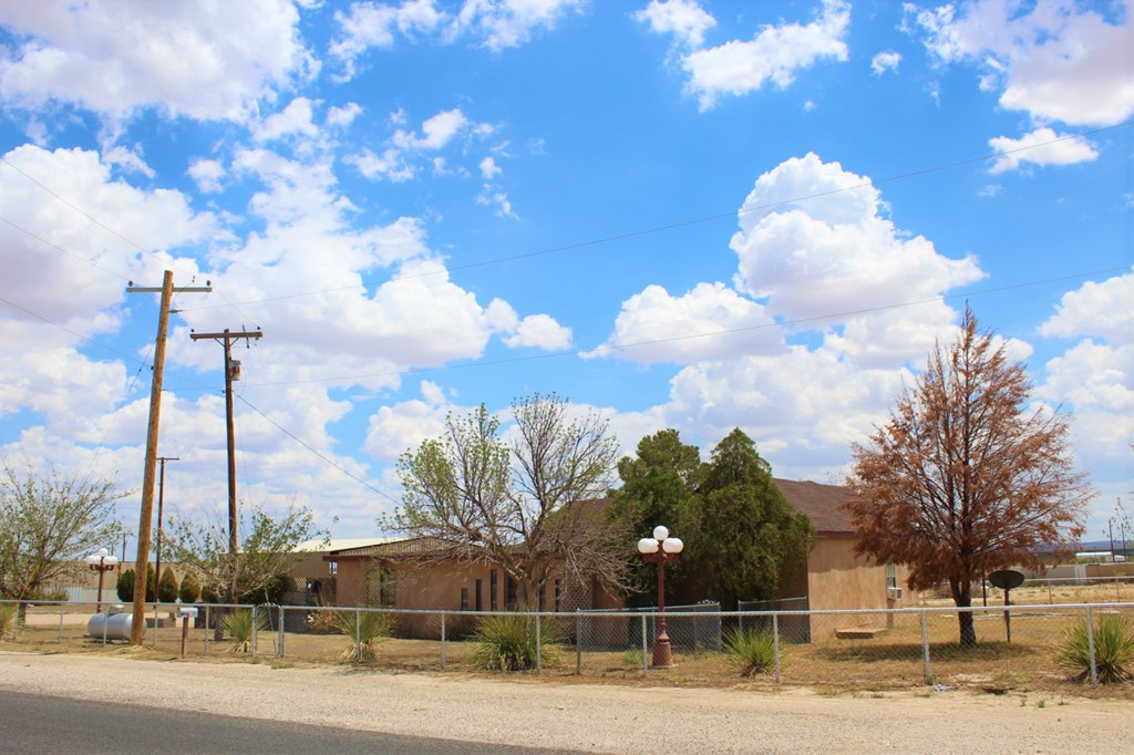 1851 W Gonzalez Loop, Fort Stockton, Texas image 8