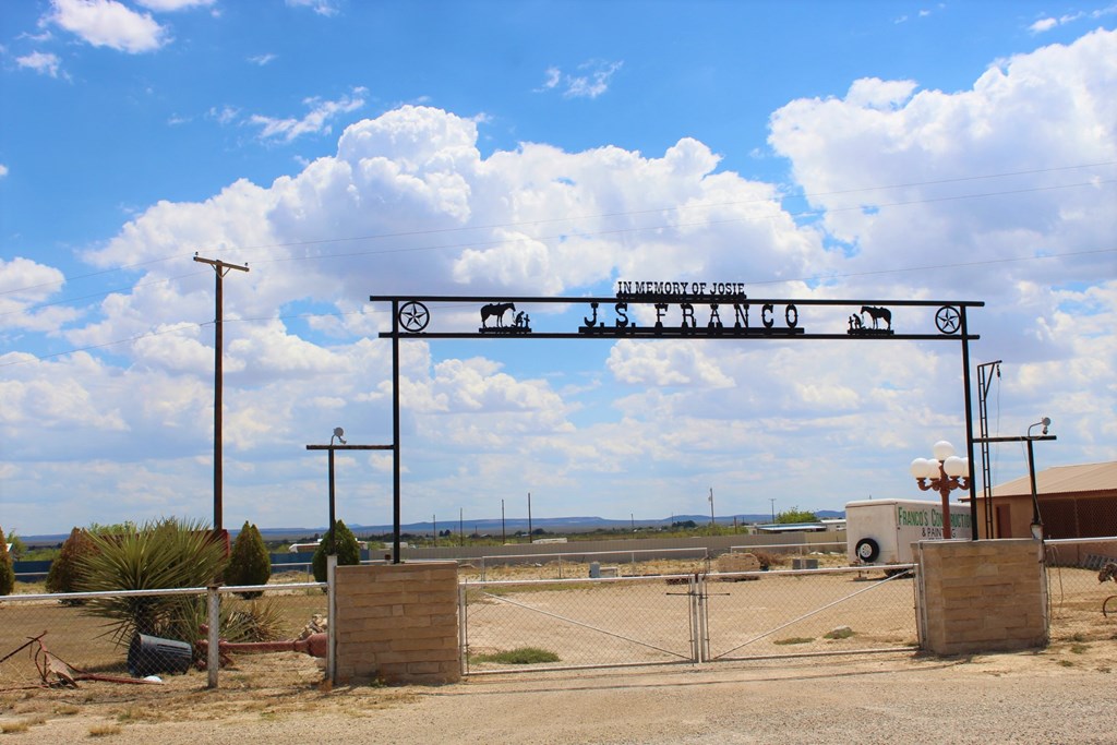 1851 W Gonzalez Loop, Fort Stockton, Texas image 3