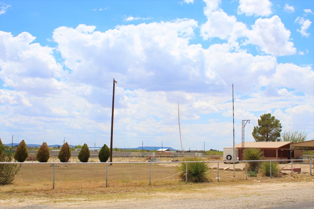 1851 W Gonzalez Loop, Fort Stockton, Texas image 2