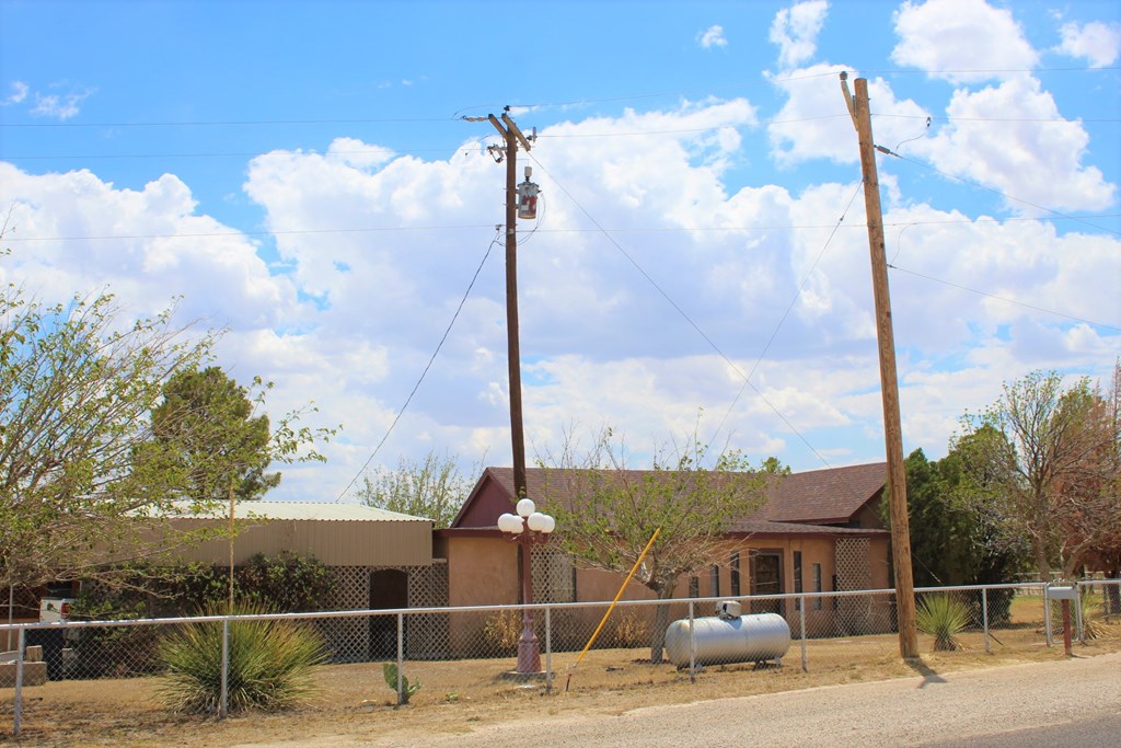 1851 W Gonzalez Loop, Fort Stockton, Texas image 5