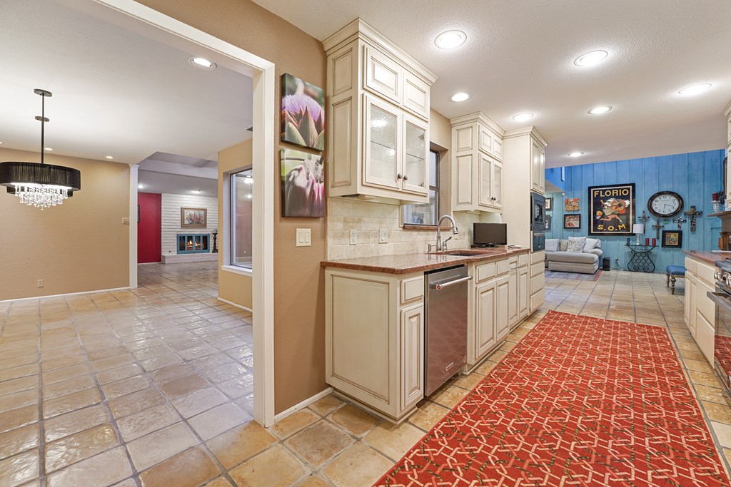 15 Chimney Hollow, Odessa, Texas image 7