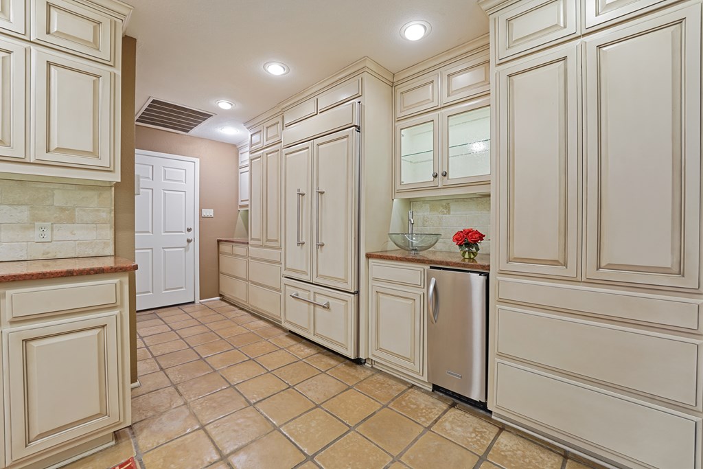 15 Chimney Hollow, Odessa, Texas image 8