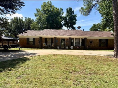 Homes For Sale - 1027 E 17th St<br/> Colorado City, TX 79512