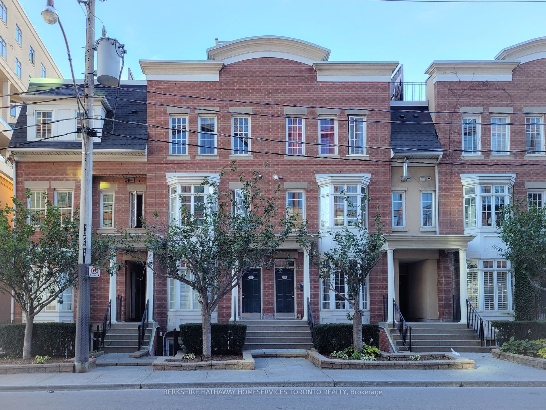 Toronto, ON M5V 3N6, Canada, 1 Bedroom Bedrooms, ,1 BathroomBathrooms,Residential,Active,37822