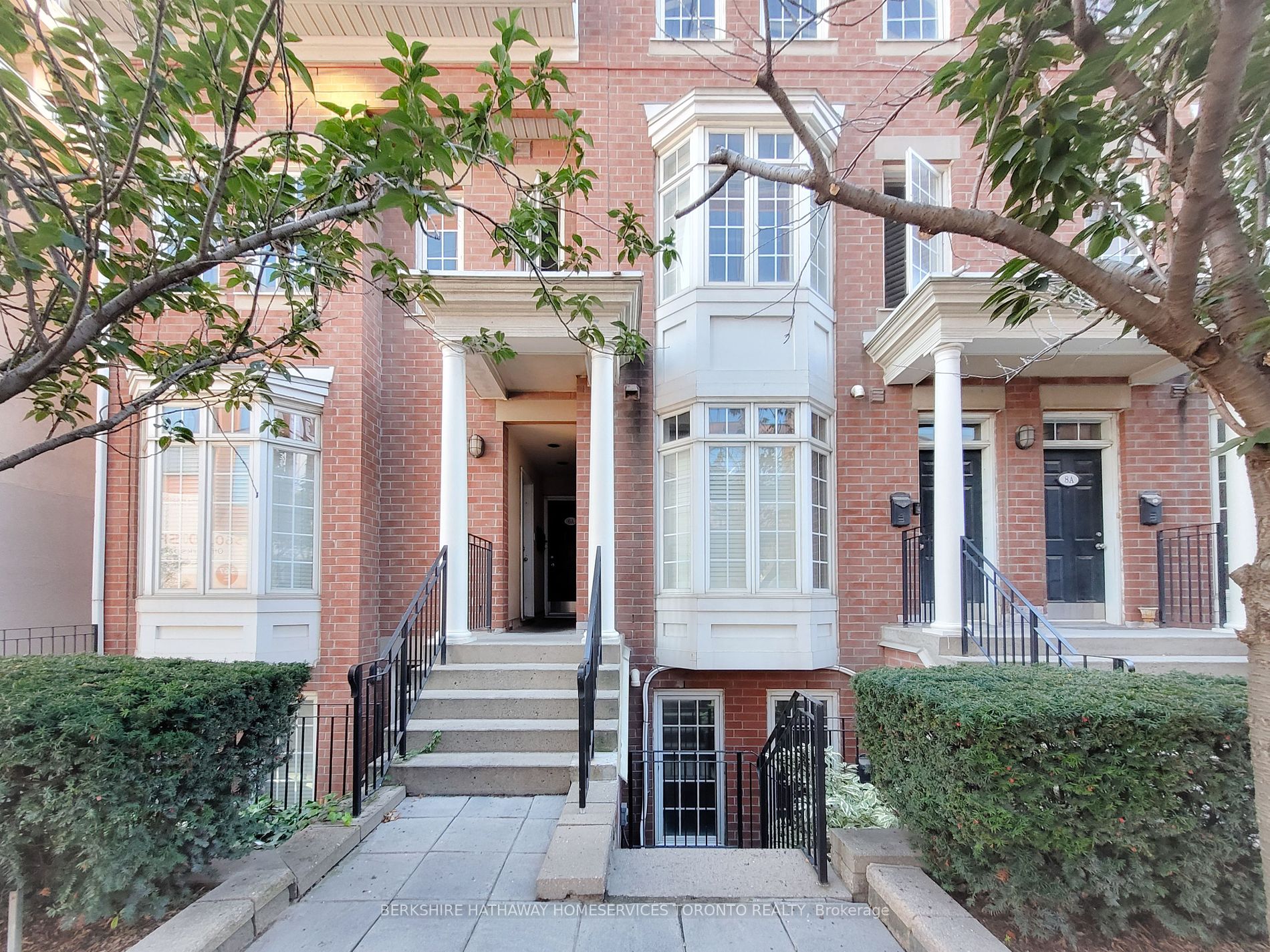 Toronto, ON M5V 3N6, Canada, 1 Bedroom Bedrooms, ,1 BathroomBathrooms,Residential,Active,37822