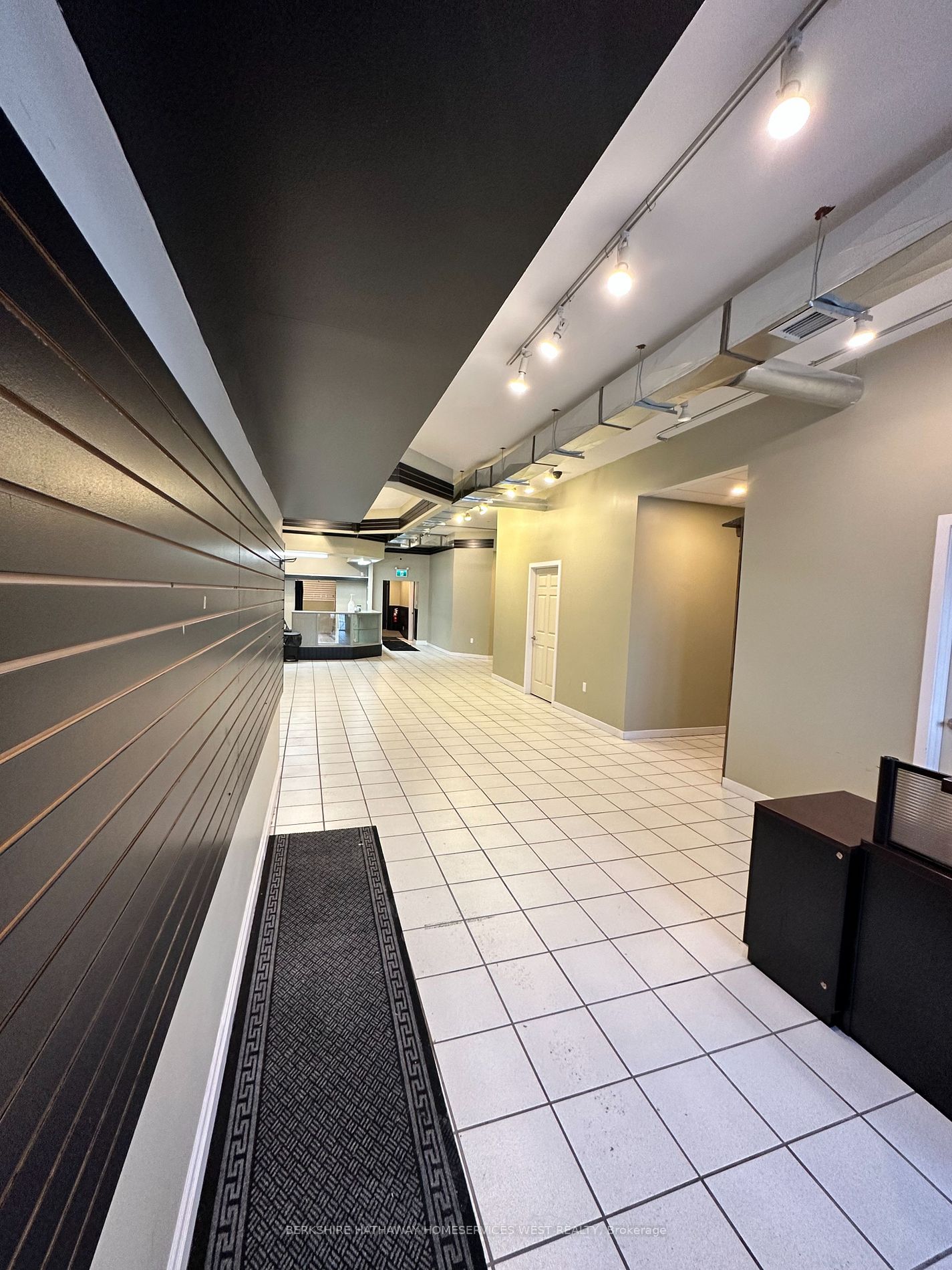 St. Catharines, ON L2R 4M5, Canada, ,2 BathroomsBathrooms,Residential,Active,70014