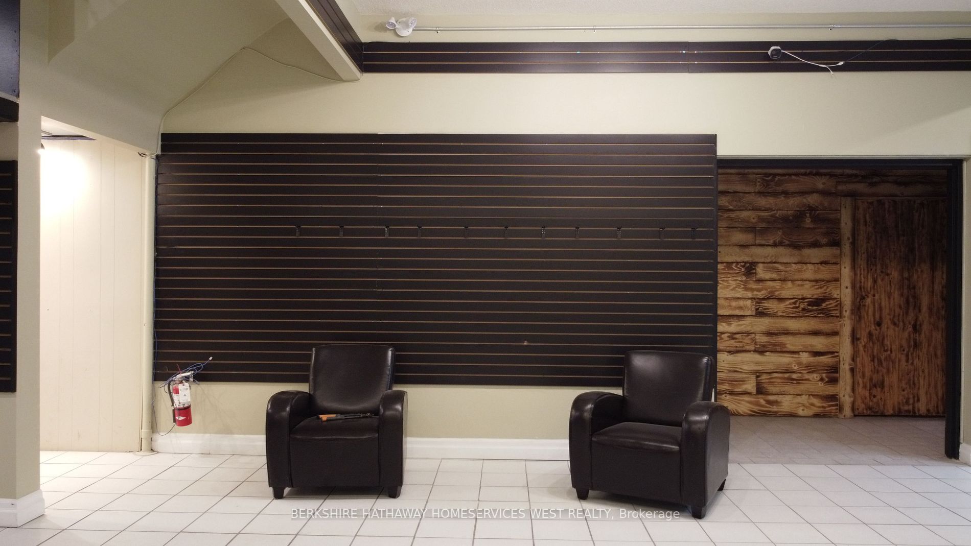 St. Catharines, ON L2R 4M5, Canada, ,2 BathroomsBathrooms,Residential,Active,70014