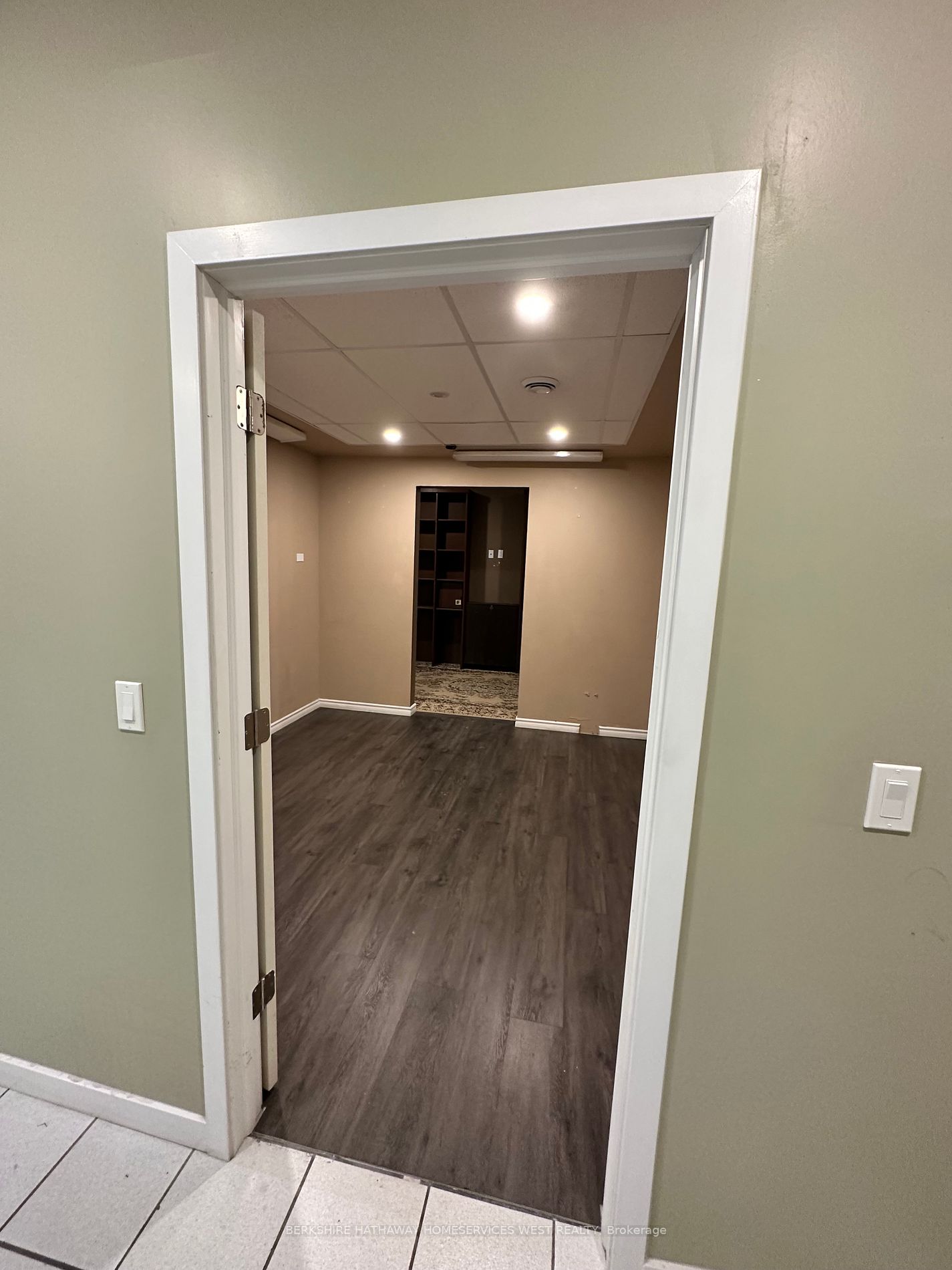 St. Catharines, ON L2R 4M5, Canada, ,2 BathroomsBathrooms,Residential,Active,70014