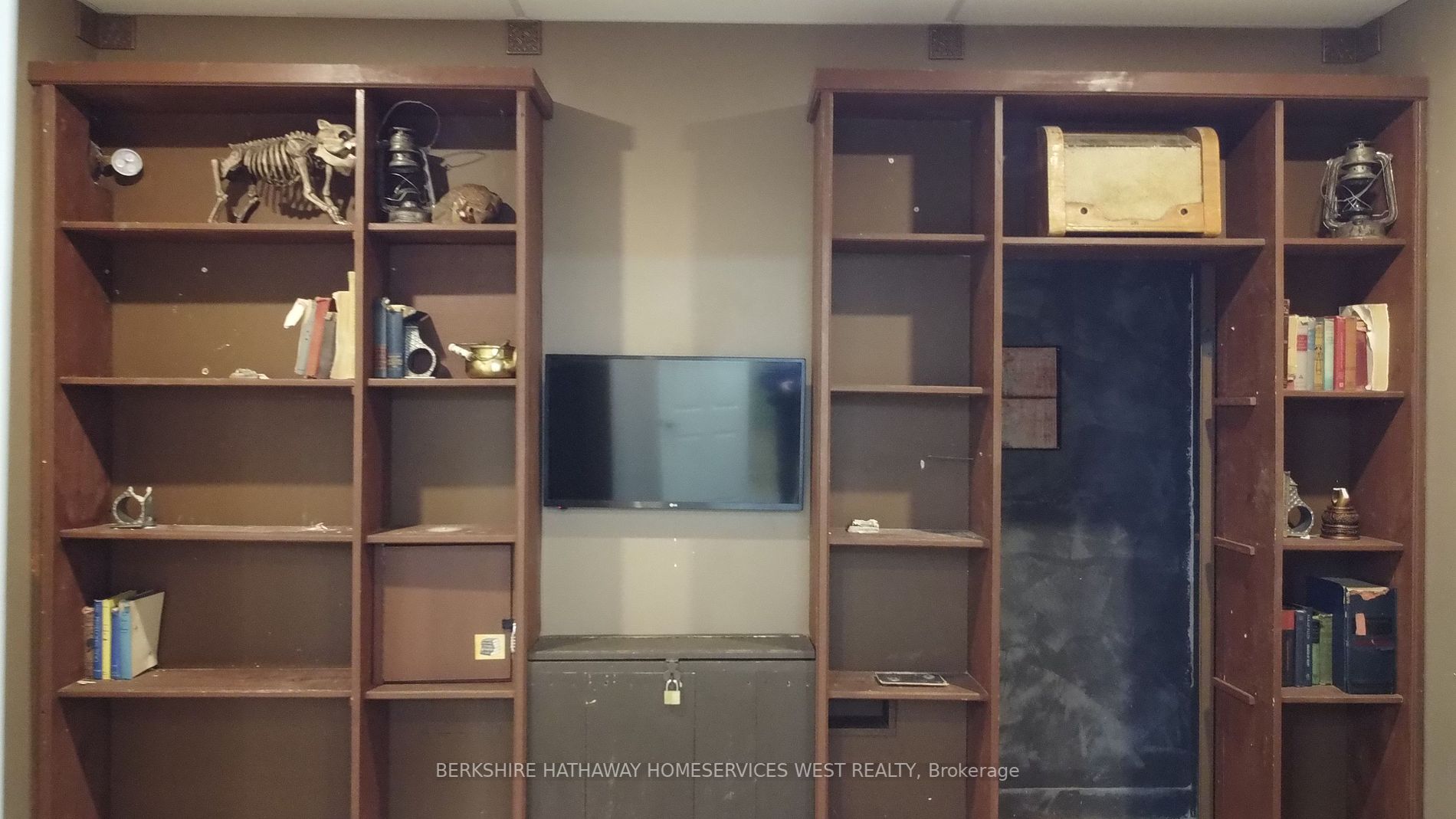 St. Catharines, ON L2R 4M5, Canada, ,2 BathroomsBathrooms,Residential,Active,70014