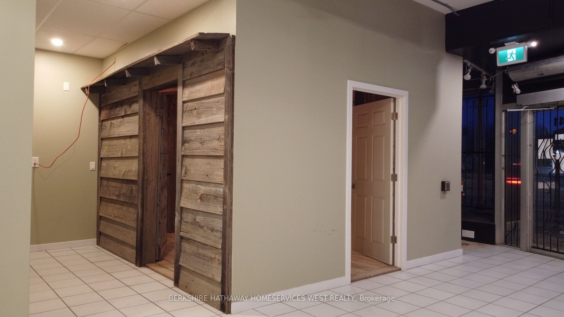 St. Catharines, ON L2R 4M5, Canada, ,2 BathroomsBathrooms,Residential,Active,70014