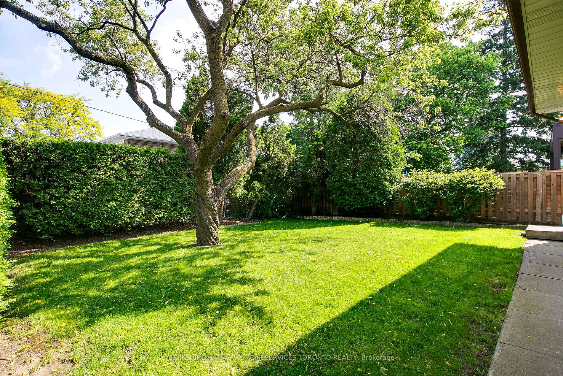 Toronto, ON M2K 1K8, Canada, 5 Bedrooms Bedrooms, ,3 BathroomsBathrooms,Residential,Active,45615