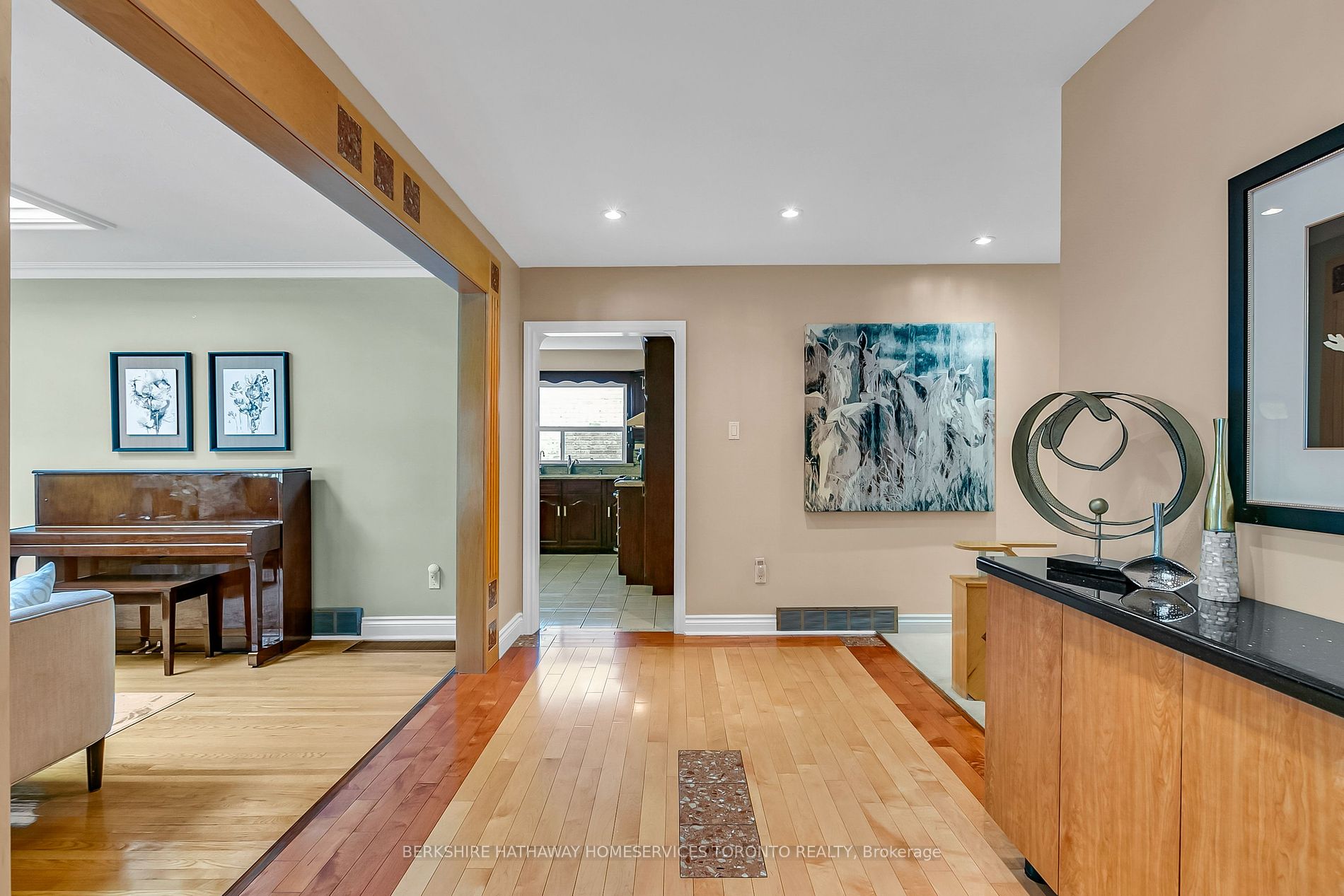 Toronto, ON M2K 1K8, Canada, 5 Bedrooms Bedrooms, ,3 BathroomsBathrooms,Residential,Active,45615