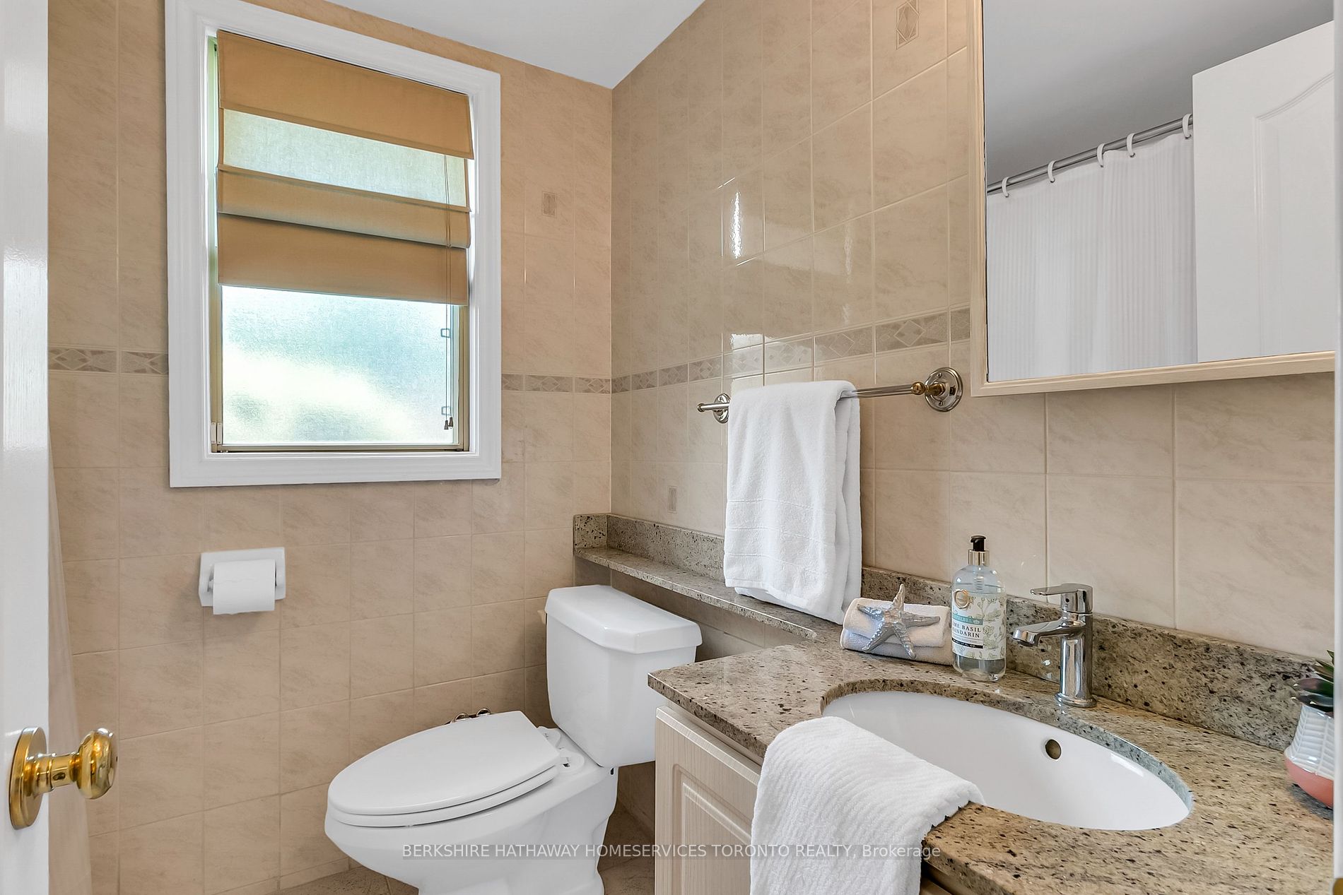 Toronto, ON M2K 1K8, Canada, 5 Bedrooms Bedrooms, ,3 BathroomsBathrooms,Residential,Active,45615