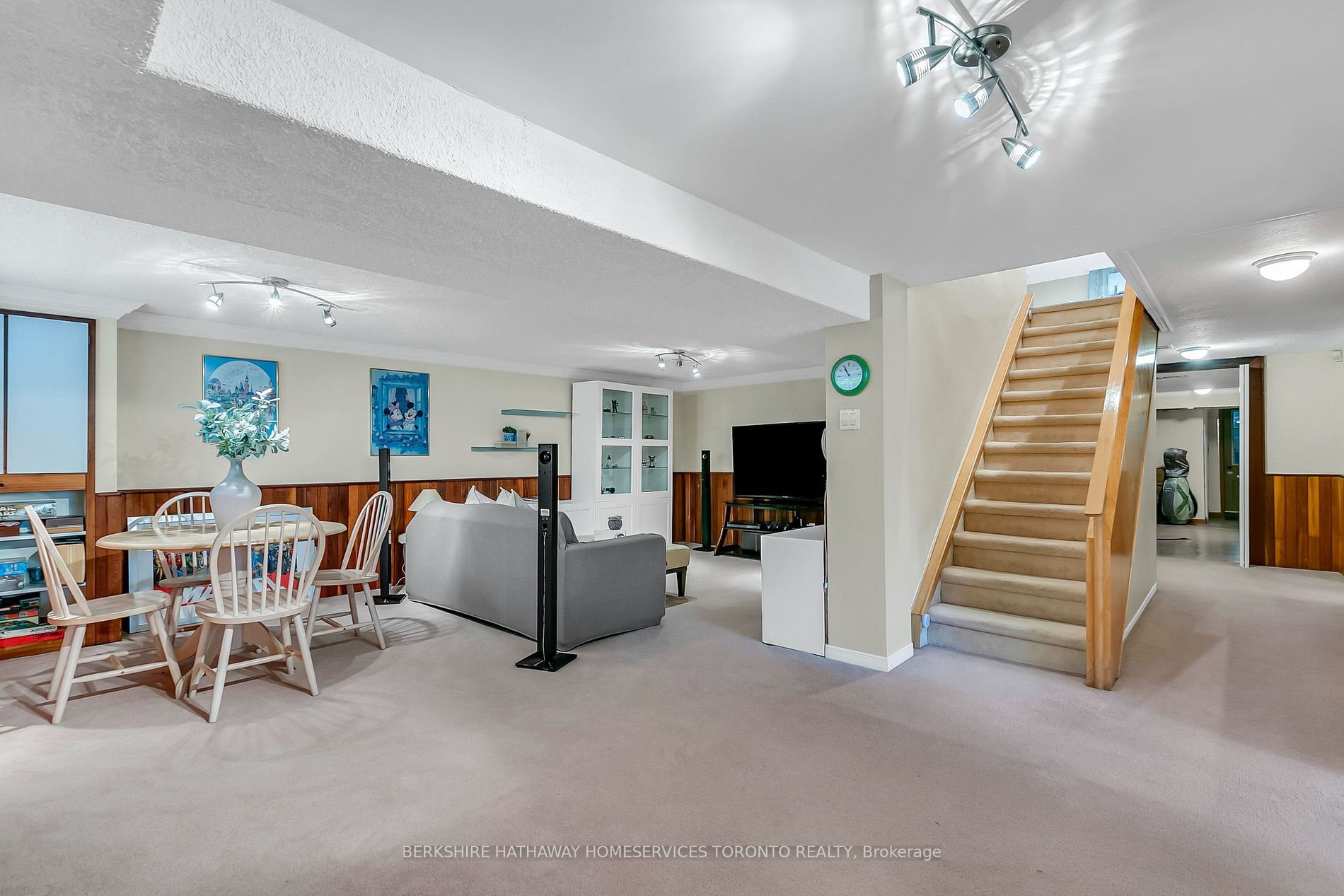 Toronto, ON M2K 1K8, Canada, 5 Bedrooms Bedrooms, ,3 BathroomsBathrooms,Residential,Active,45615