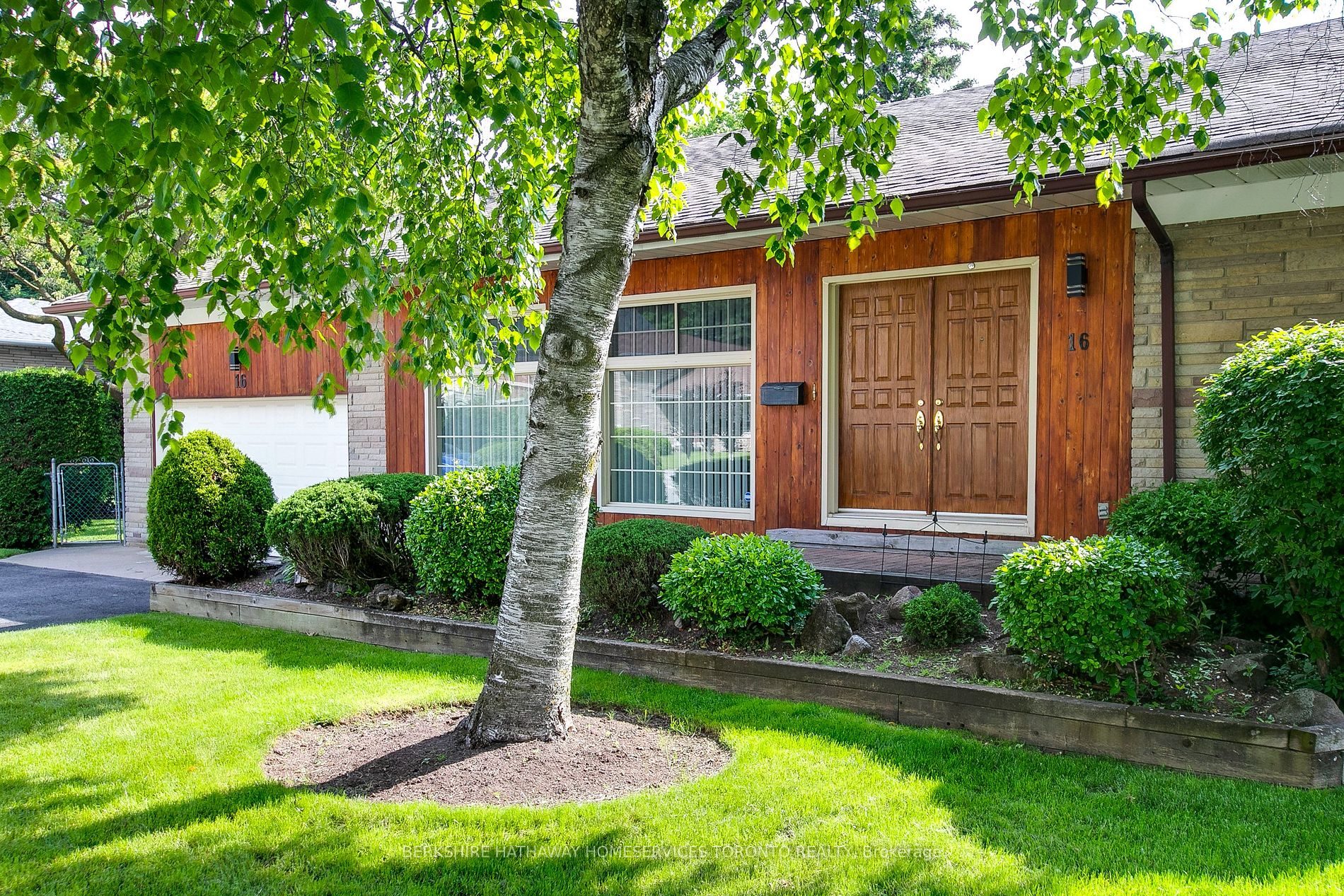 Toronto, ON M2K 1K8, Canada, 5 Bedrooms Bedrooms, ,3 BathroomsBathrooms,Residential,Active,45615