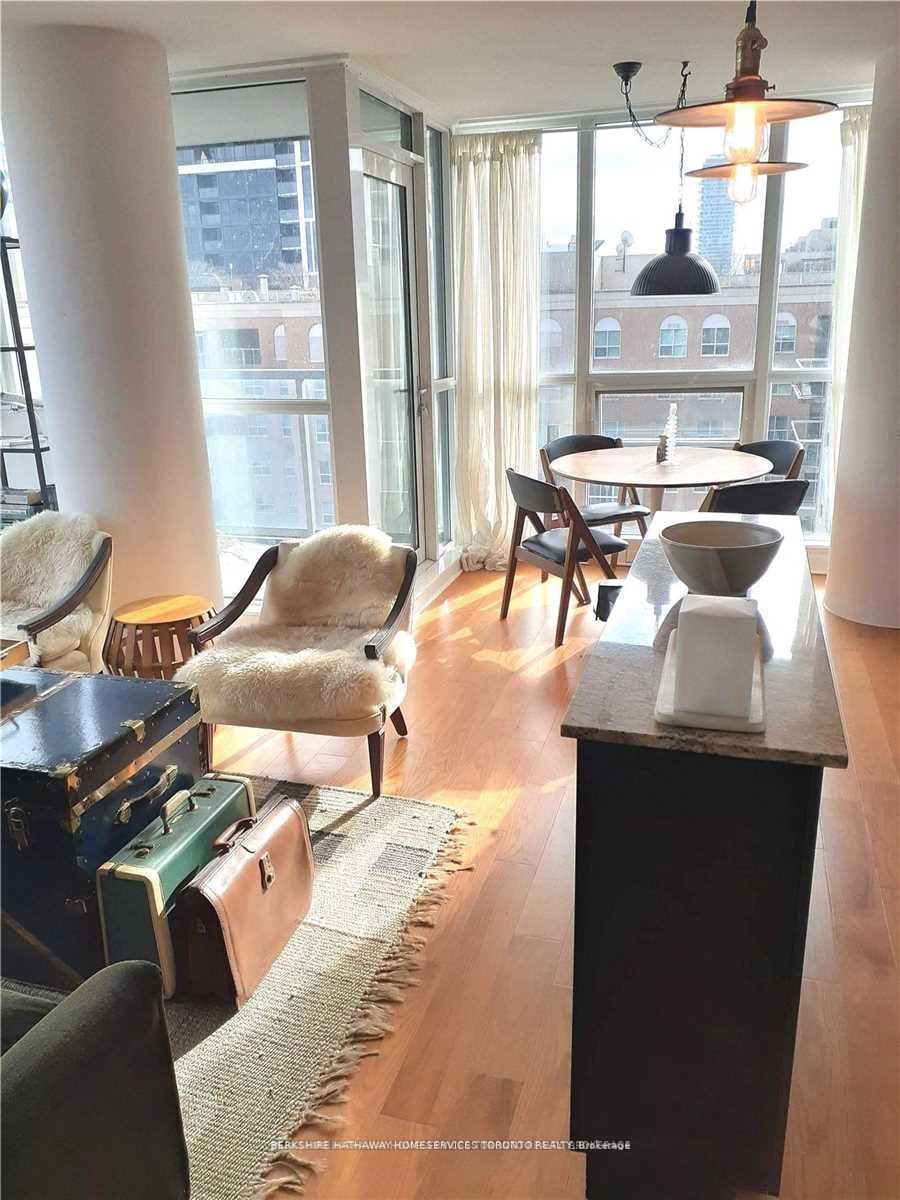 Toronto, ON M5A 1P9, Canada, 2 Bedrooms Bedrooms, ,2 BathroomsBathrooms,Residential,Active,41005