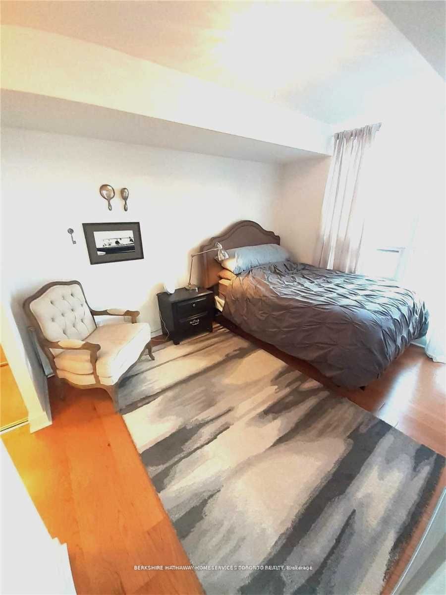 Toronto, ON M5A 1P9, Canada, 2 Bedrooms Bedrooms, ,2 BathroomsBathrooms,Residential,Active,41005