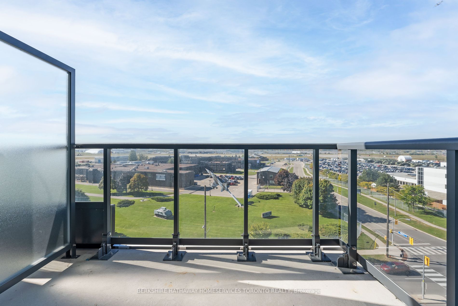 Toronto, ON M3K 0E4, Canada, 2 Bedrooms Bedrooms, ,2 BathroomsBathrooms,Residential,Active,37950