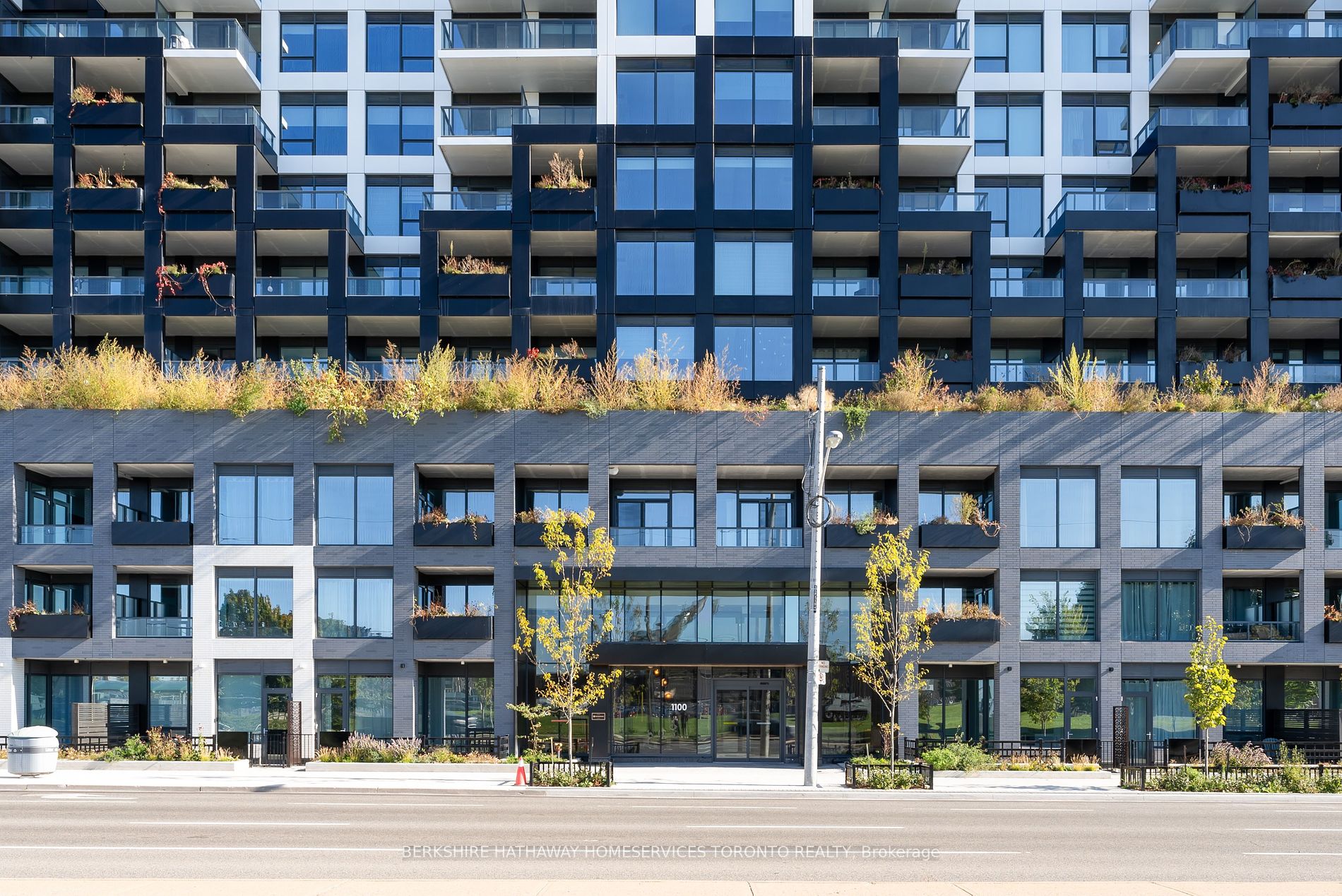 Toronto, ON M3K 0E4, Canada, 2 Bedrooms Bedrooms, ,2 BathroomsBathrooms,Residential,Active,37950