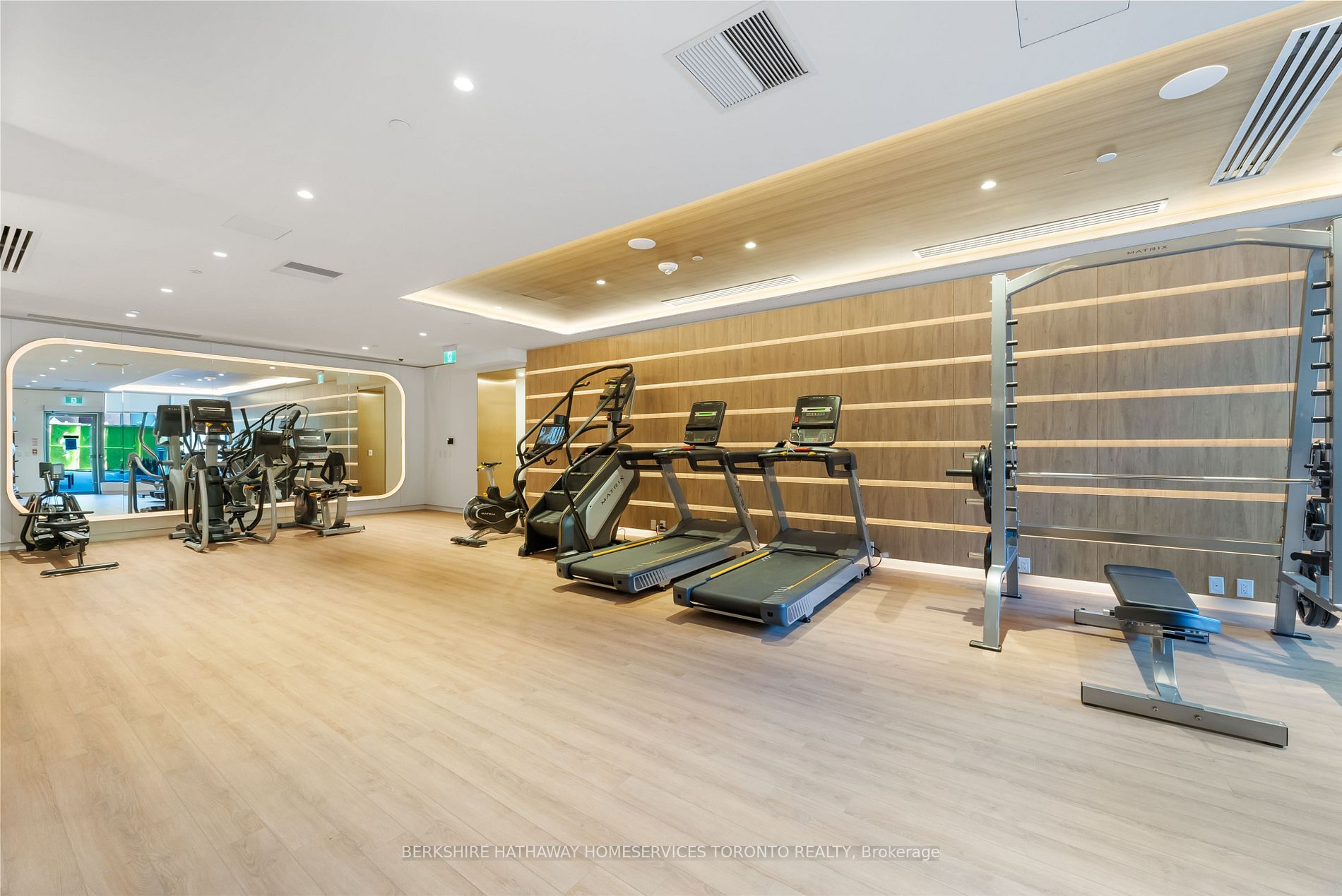 Toronto, ON M3K 0E4, Canada, 2 Bedrooms Bedrooms, ,2 BathroomsBathrooms,Residential,Active,37950