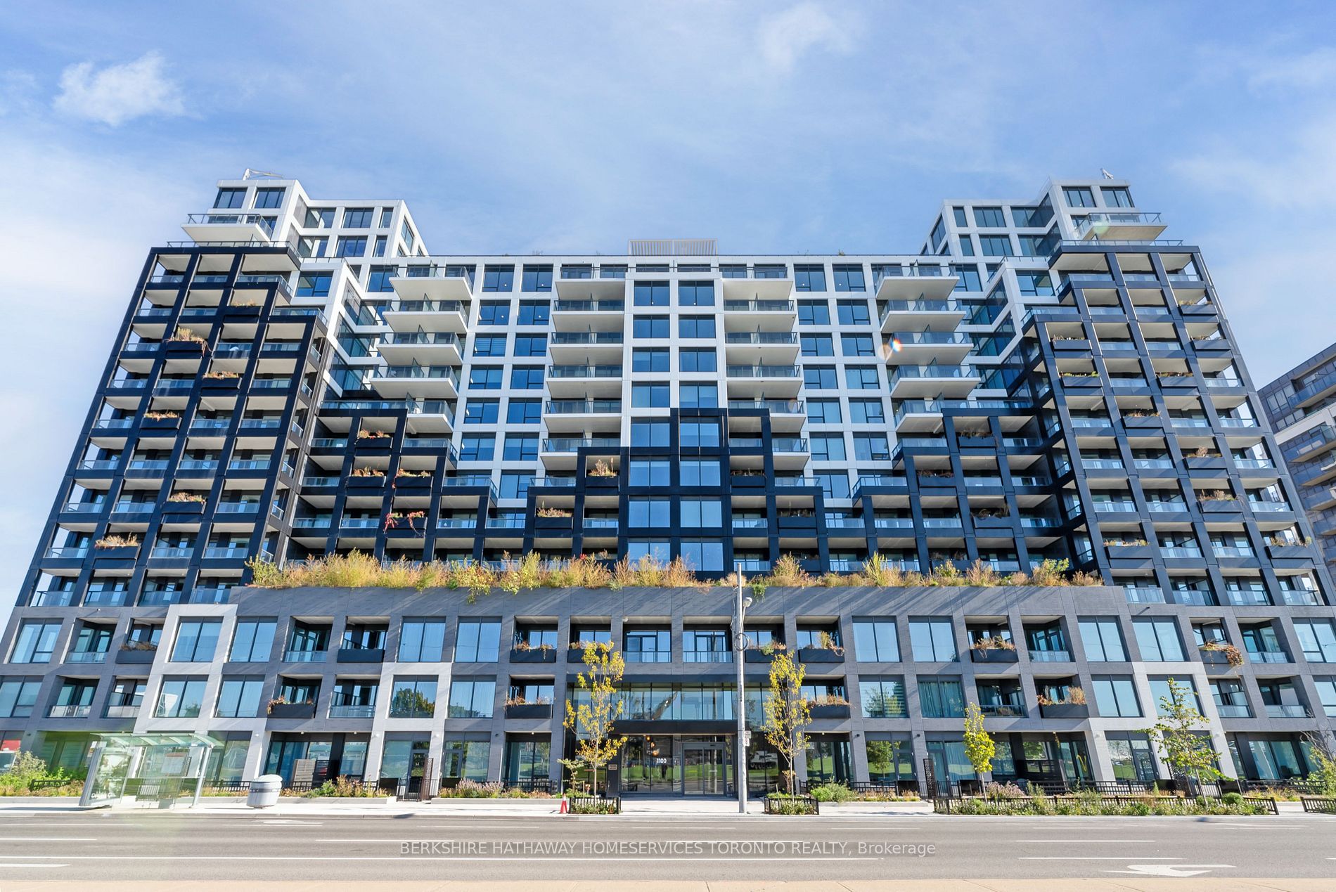 Toronto, ON M3K 0E4, Canada, 2 Bedrooms Bedrooms, ,2 BathroomsBathrooms,Residential,Active,37950