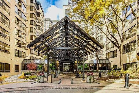 Photo of 280 Simcoe Street #Ph3, Toronto, ON M5T 2Y5 (MLS # C7376378)