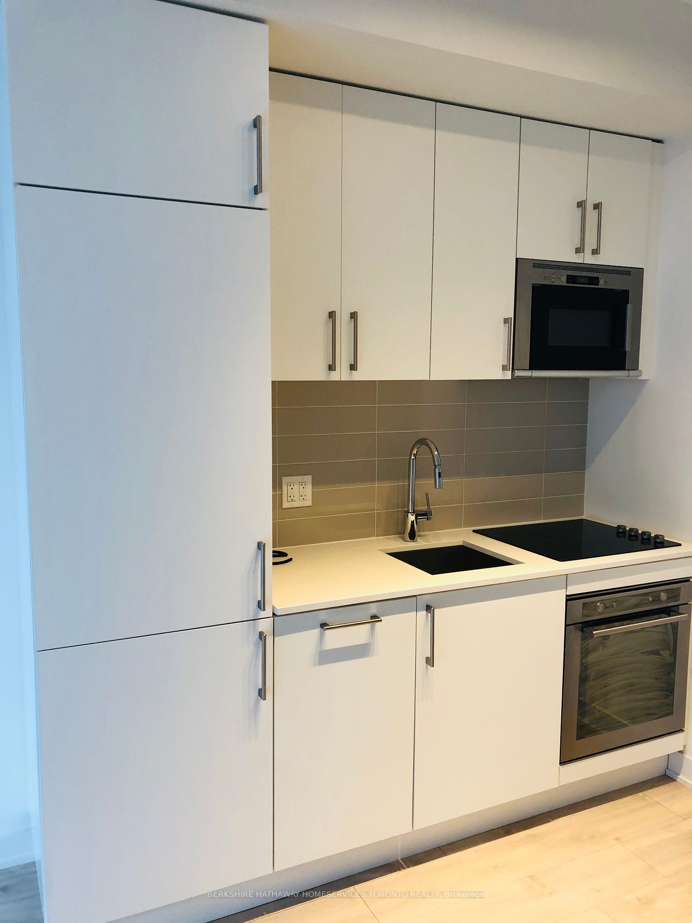 Toronto, ON M5V 1C1, Canada, ,1 BathroomBathrooms,Residential,Active,36625