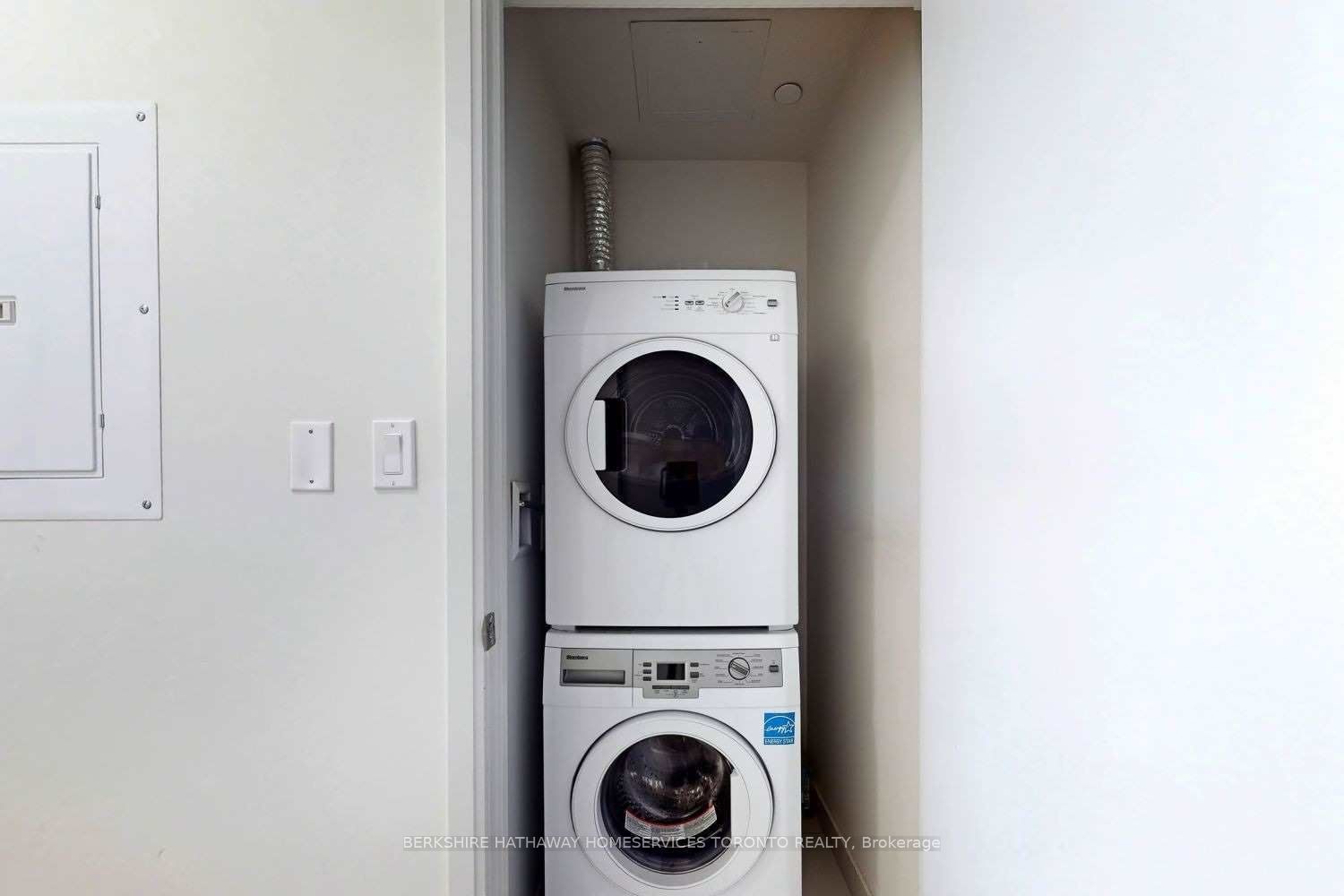 Toronto, ON M5V 1C1, Canada, ,1 BathroomBathrooms,Residential,Active,36625