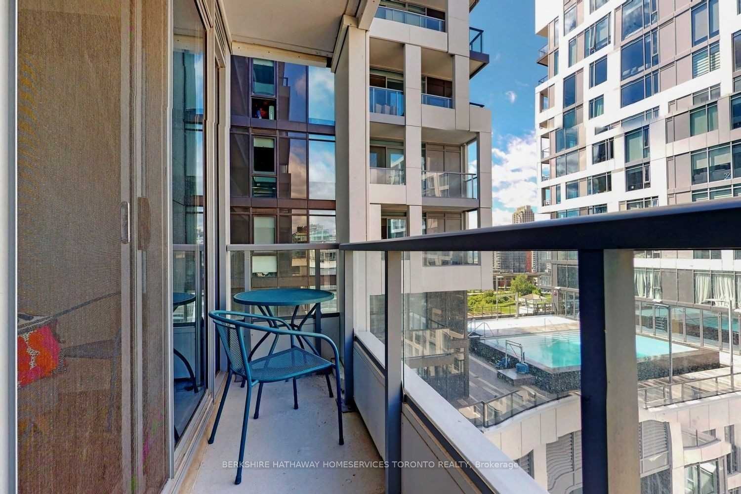 Toronto, ON M5V 1C1, Canada, ,1 BathroomBathrooms,Residential,Active,36625