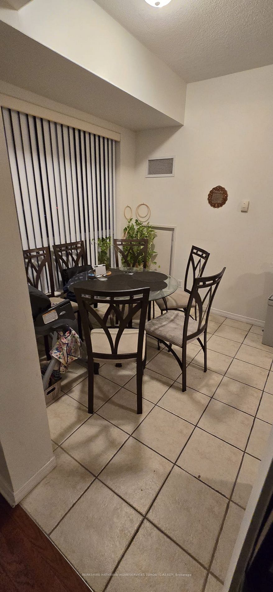 Vaughan, ON L4J 9K4, Canada, 2 Bedrooms Bedrooms, ,2 BathroomsBathrooms,Residential,Active,37418