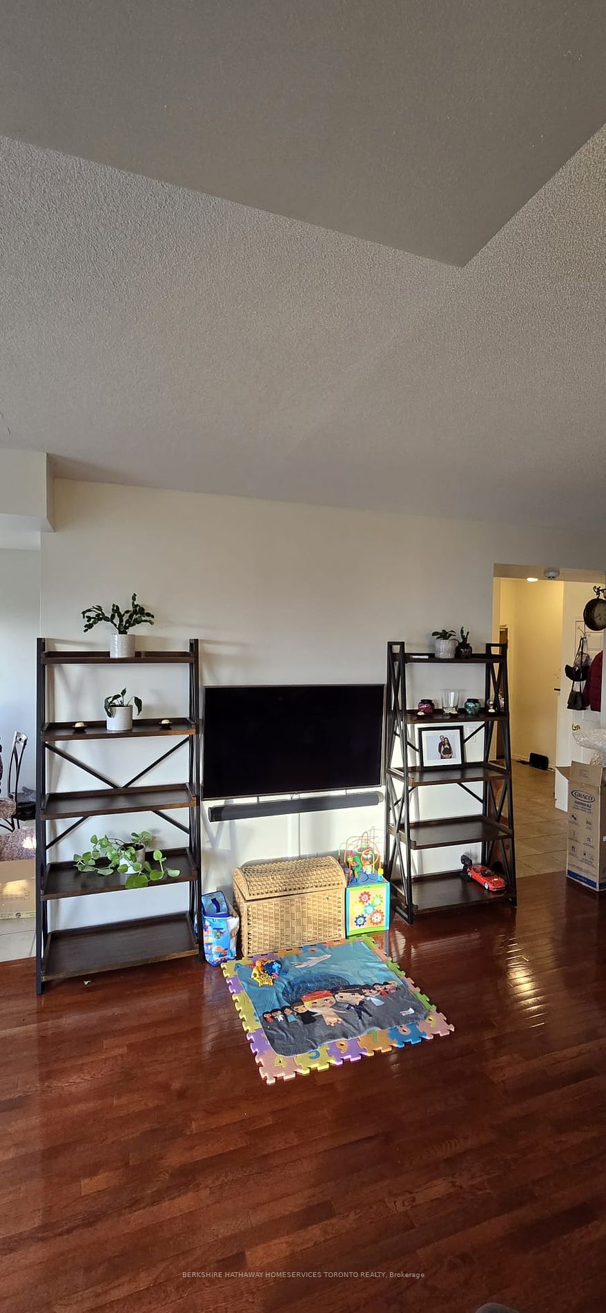 Vaughan, ON L4J 9K4, Canada, 2 Bedrooms Bedrooms, ,2 BathroomsBathrooms,Residential,Active,37418