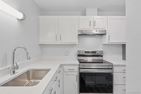 6455 E Bates Avenue Unit 3-102, Denver, CO 80222 - MLS#: 2354988