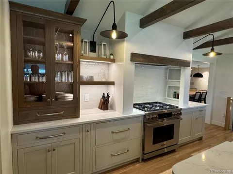 576 Oakland Ct, Aurora, CO MLS: 9592565