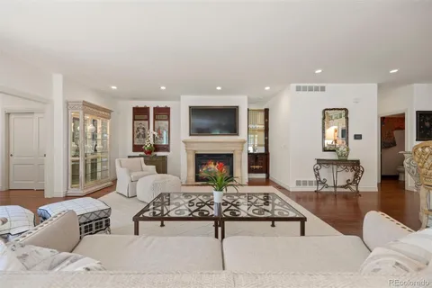 344 Saint Paul Street, Denver, CO MLS: 7019680