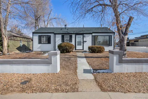 1100 Hillside Street, Aurora, CO 80010 - MLS#: 9804934